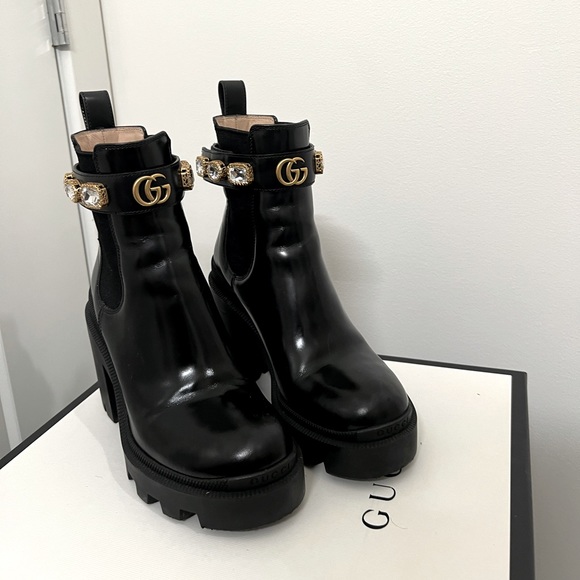 COPY - Really elegant black Gucci boots - Picture 1 of 7